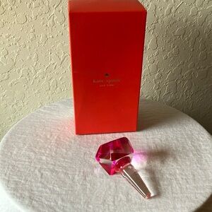 Kate Spade: Jules Point Pink Bottle Stopper